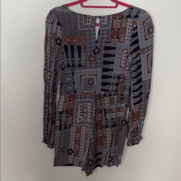 Patterned Romper - Picture 2 of 3